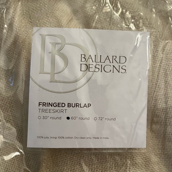 Ballard Designs - Fringe Burlap Treeskirt - 60 inch round‎ - Picture 4 of 6